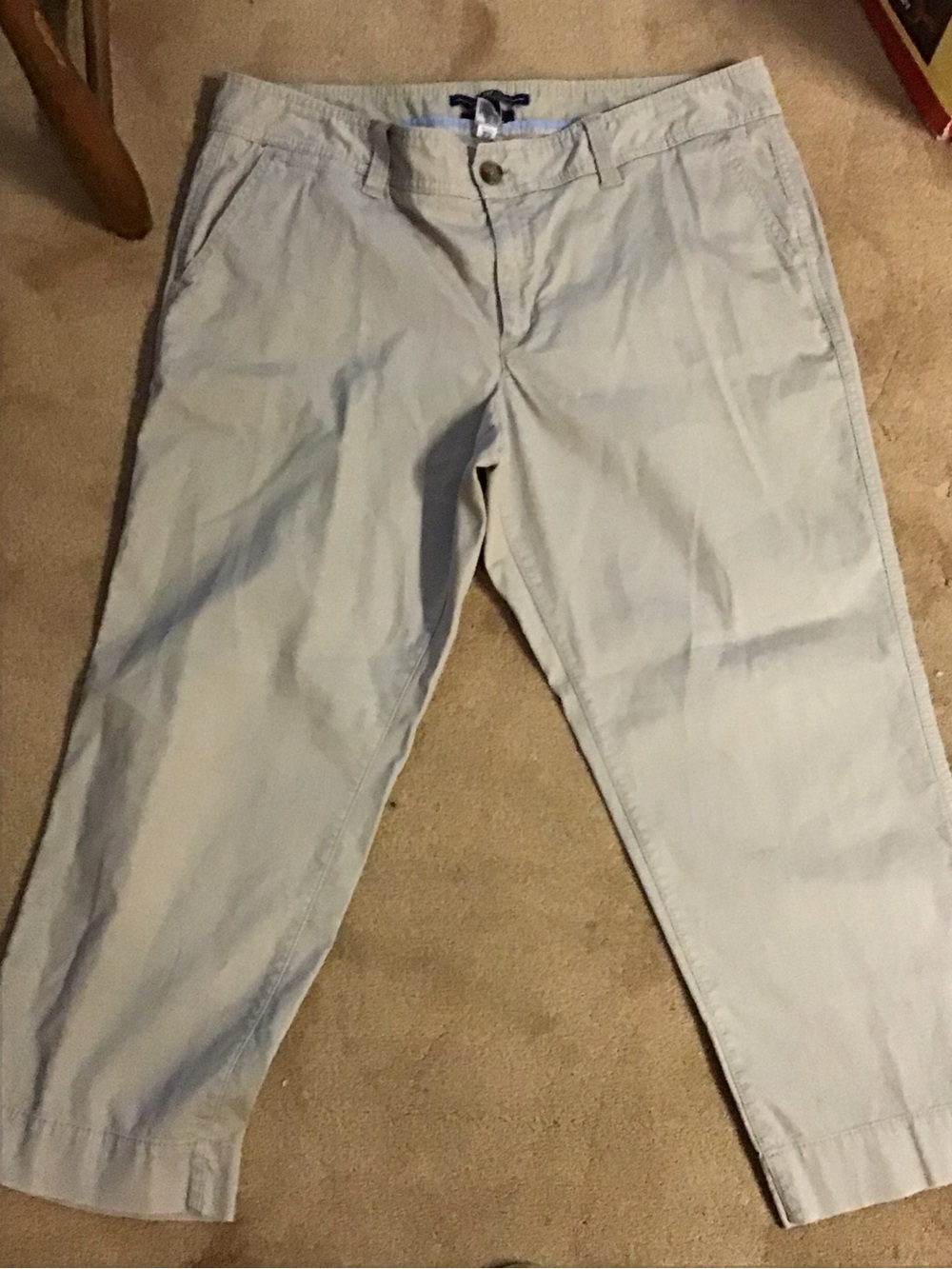 GAP grey cropped pants